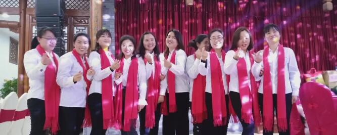 向女神們致敬！